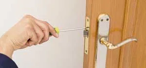 Affordable Locksmith Services Boynton Beach, FL 561-692-4518 Affordable Locksmith Services Boynton Beach, FL 561-692-4518 - trunk-unlock-01